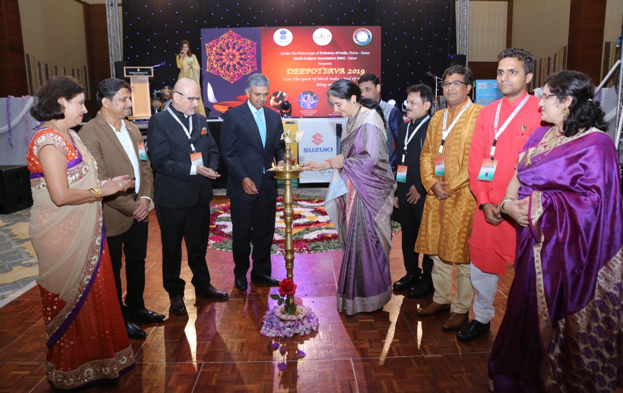  31 October, 2019 : Ambassador Shri P. Kumaran was the Chief Guest at "Deepotsava 2019" organized by North Indians Association on 31 October 2019 at Hotel Inter-Continental Doha.  The event featured Mallakhamb, Illuminati creative show, a fusion between Flamenco & Kathak, and dances by community artistes themed on Diwali and Gandhiji. 