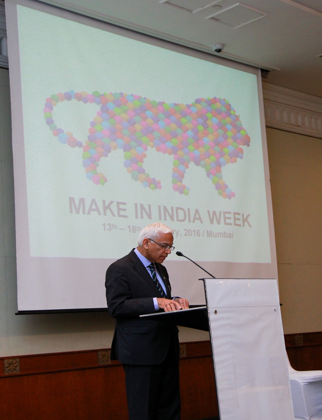  Presentation on ‘Make in India Week – Mumbai  (13-18 Feb 2016)’  by the Ambassador 