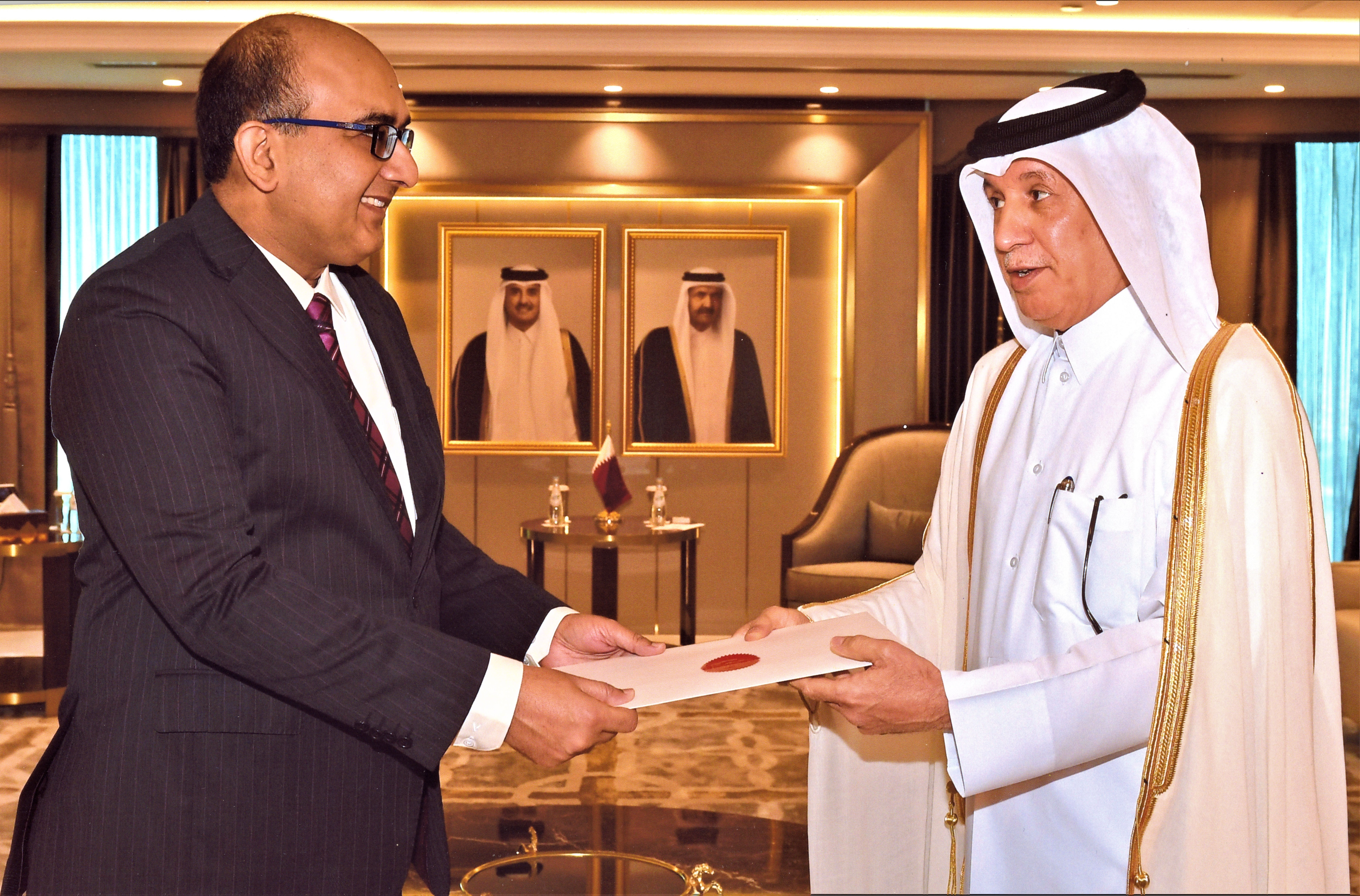  14 August 2023: H.E. Mr. Vipul, Ambassador of India to the State of Qatar presented a copy of credentials to H.E. Sultan bin Saad Al Muraikhi, Qatar’s Minister of State for Foreign Affairs. 